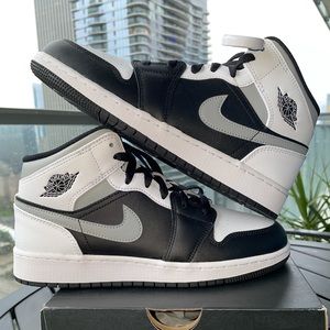 🔴NEW W BOX Nike Air Jordan 1 Mid White Shadow -6Y